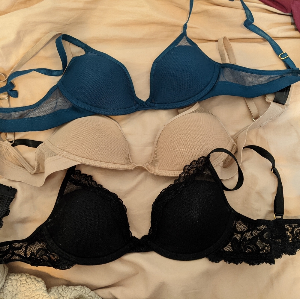 Pepper bras 34AA like new